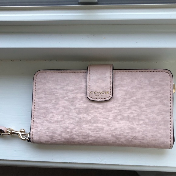 Perfect Condition Pink Coach Wristlet Wallet - Picture 2 of 6